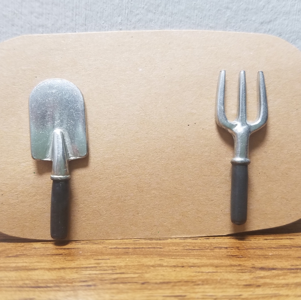 Vintage Gardening Pin Set, Gardening Pins Shovel,Spade Pin Set